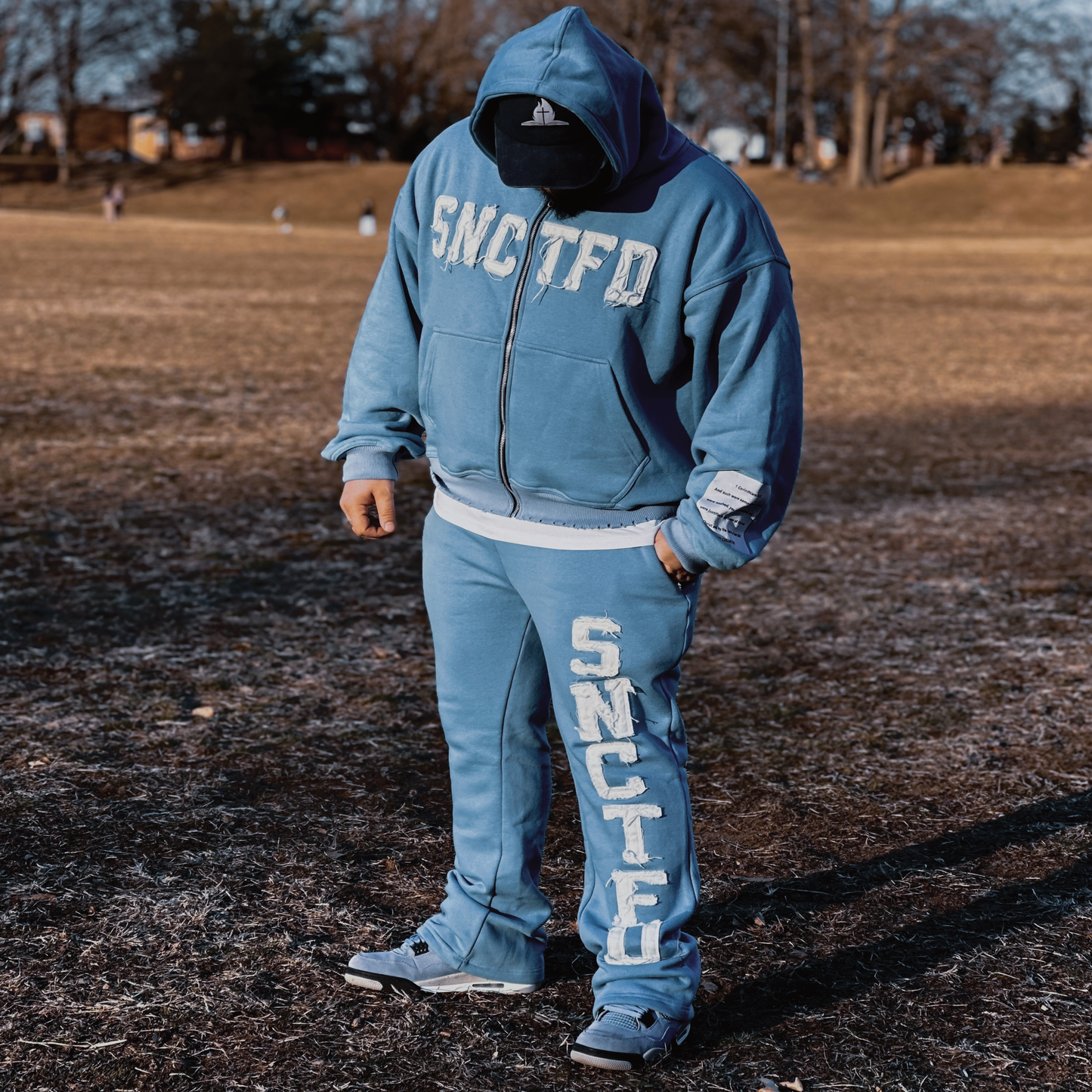 SNCTFD  Distressed Embroidered Sweatpants